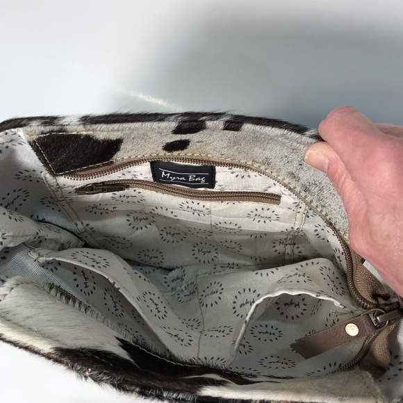 Cowhide Front Pocket Tote - Picture 7 of 7